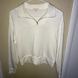 White long sleeve zipper sweater